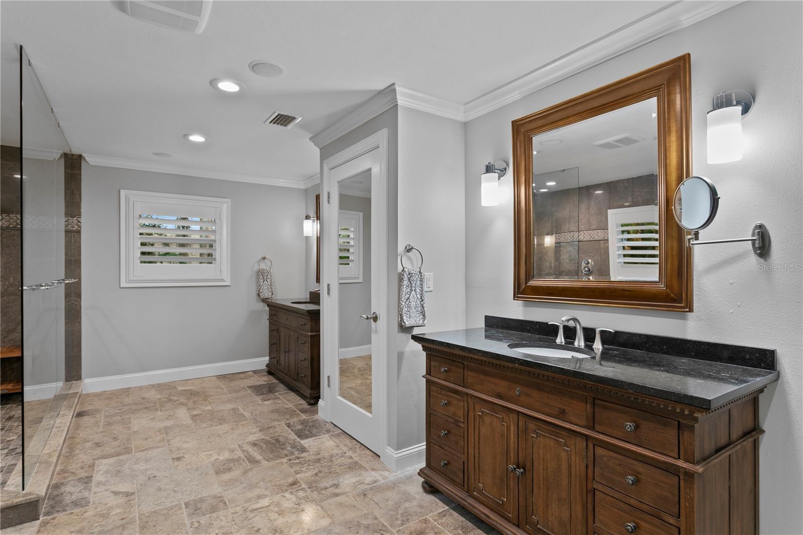 TB8430107 Property Photo