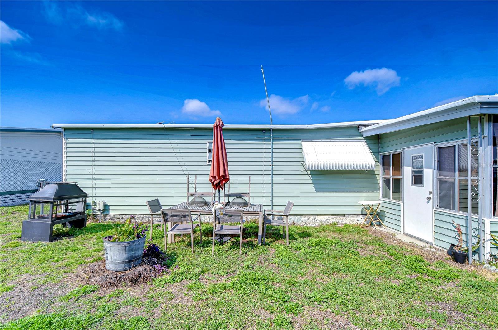 TB8430131 Property Photo