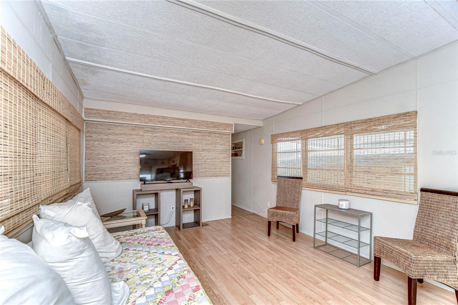 TB8430131 Property Photo