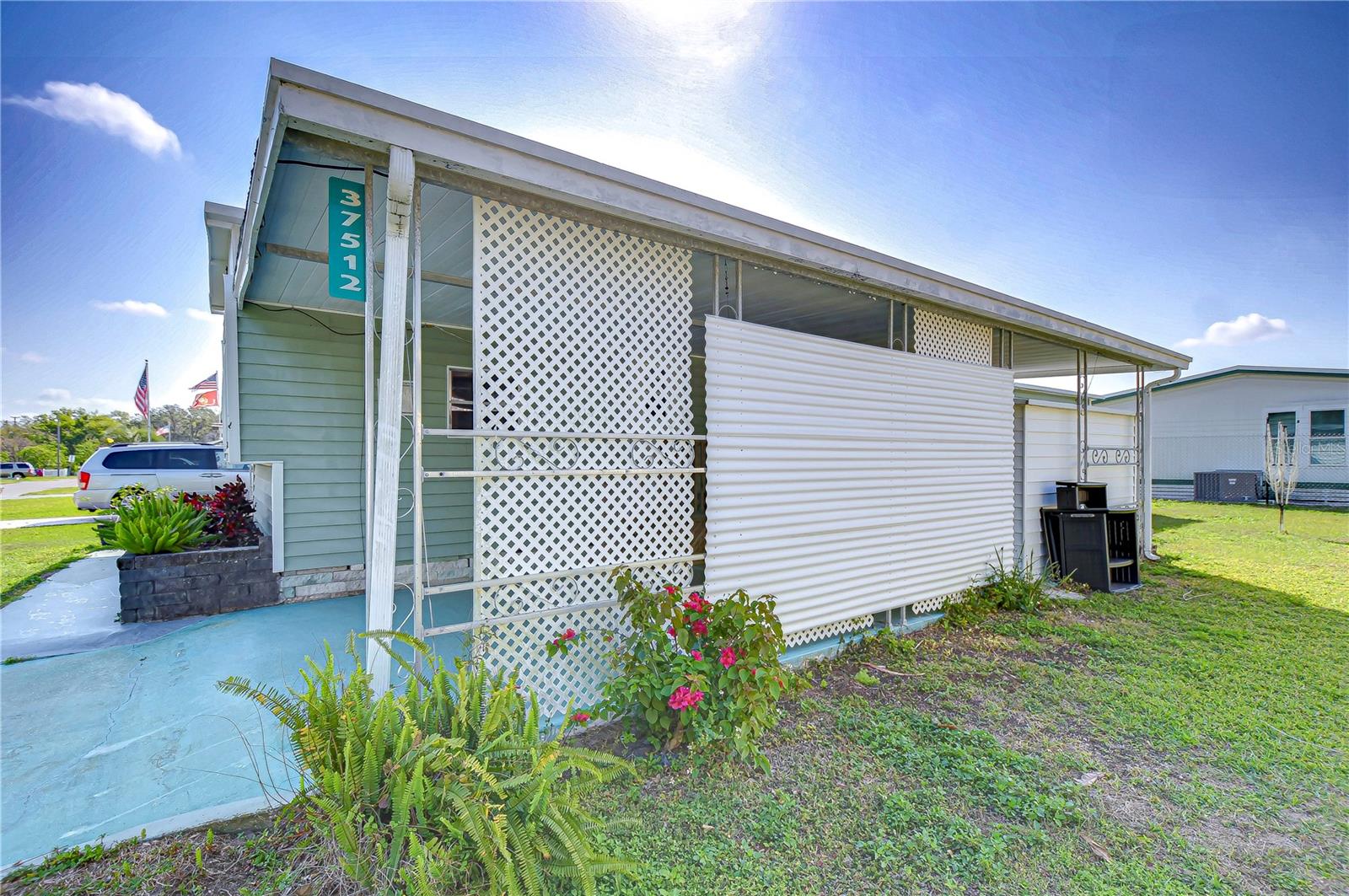 TB8430131 Property Photo