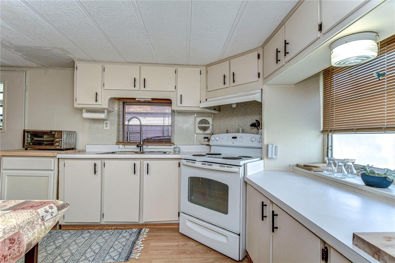 TB8430131 Property Photo