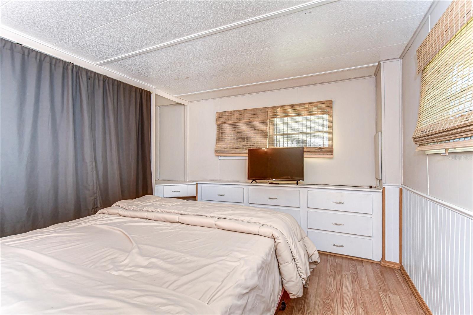 TB8430131 Property Photo