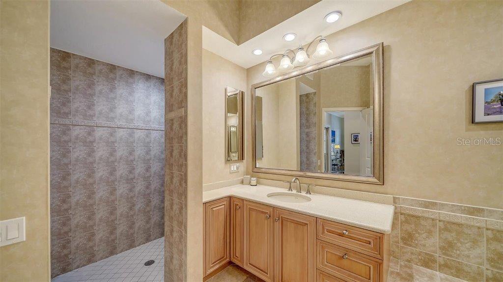 A4665841 Property Photo