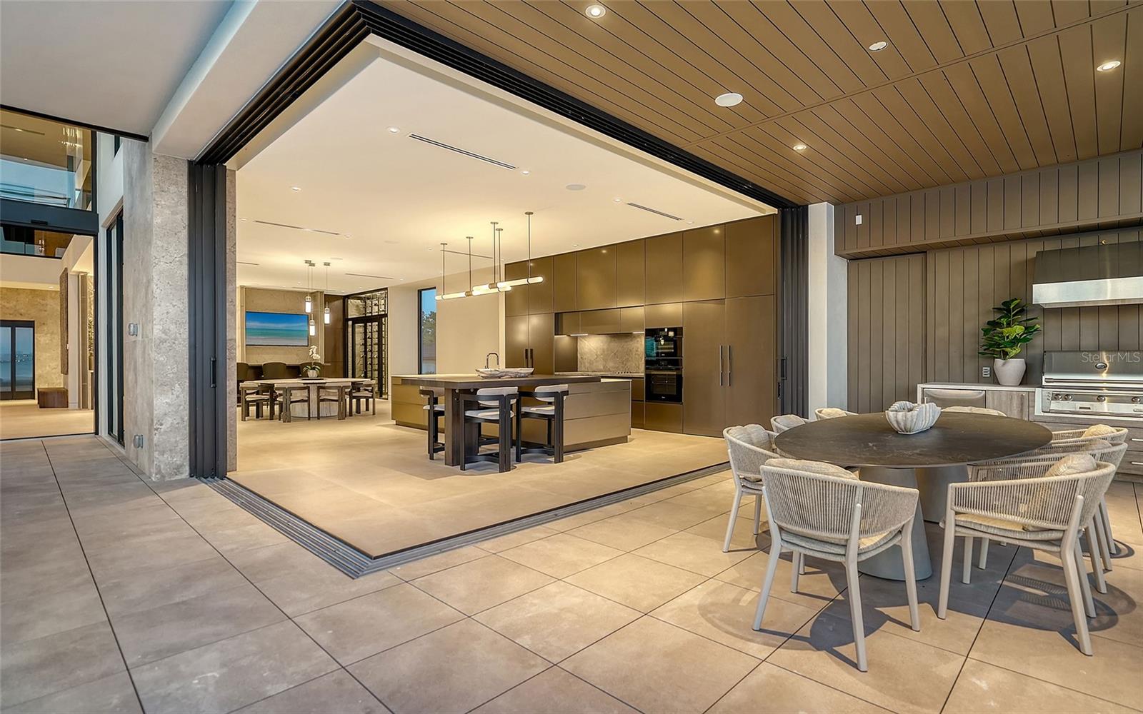 A4665863 Property Photo
