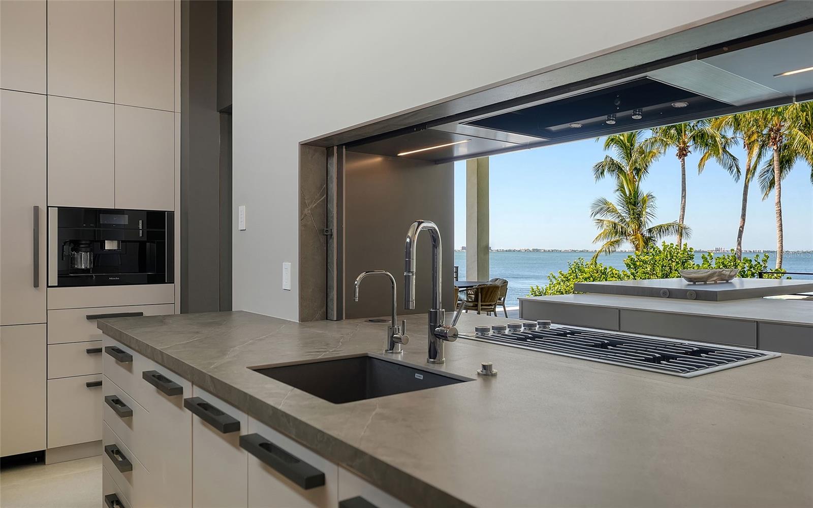 A4665863 Property Photo