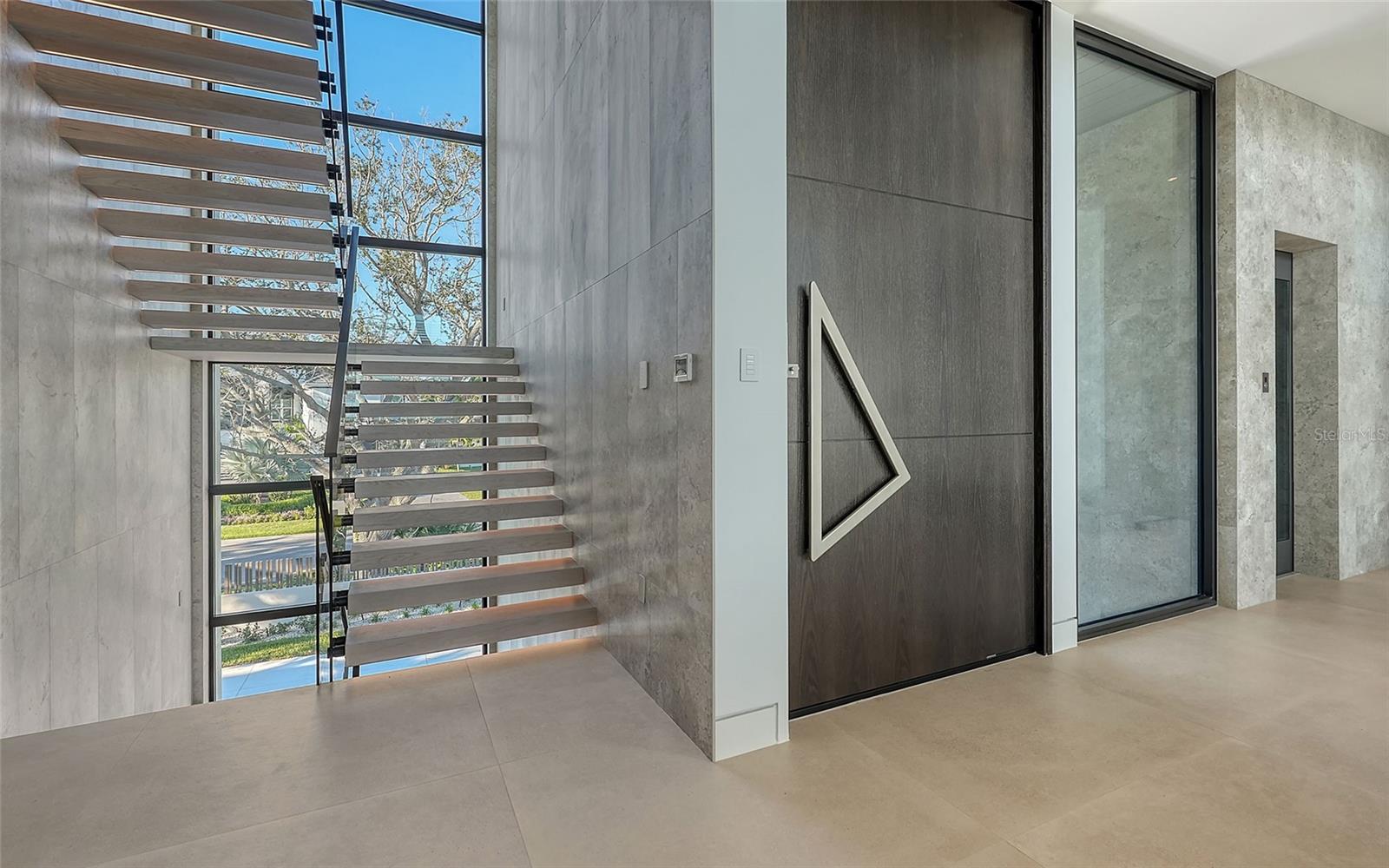 A4665863 Property Photo