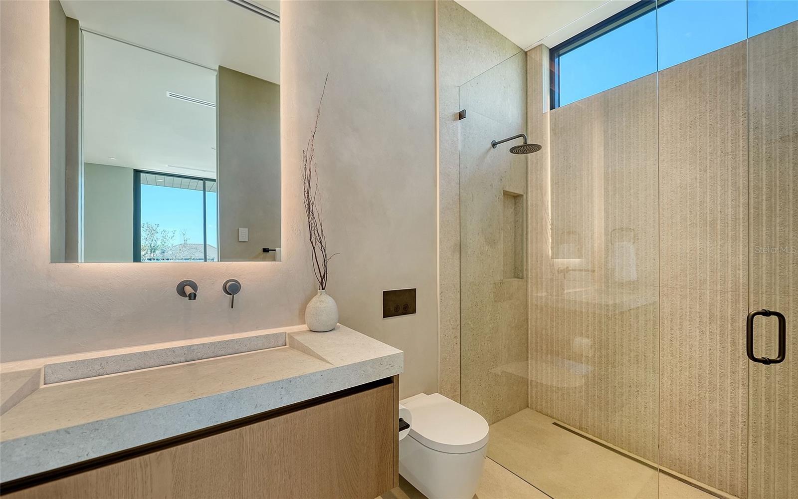 A4665863 Property Photo