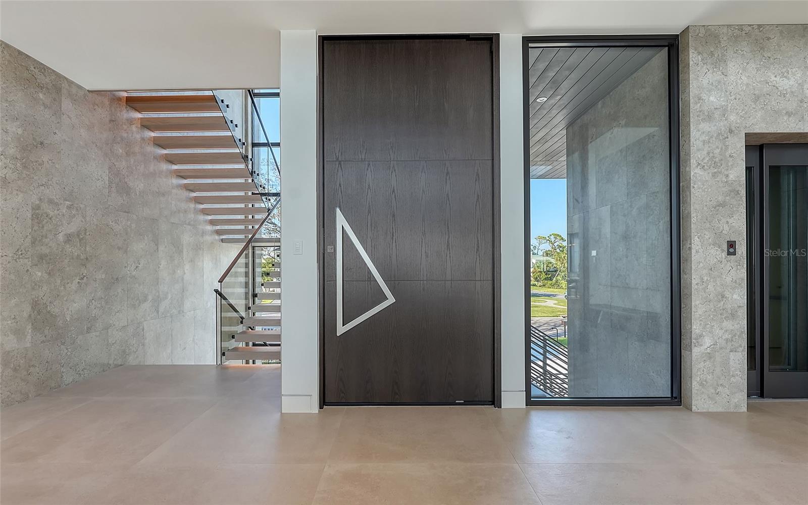 A4665863 Property Photo