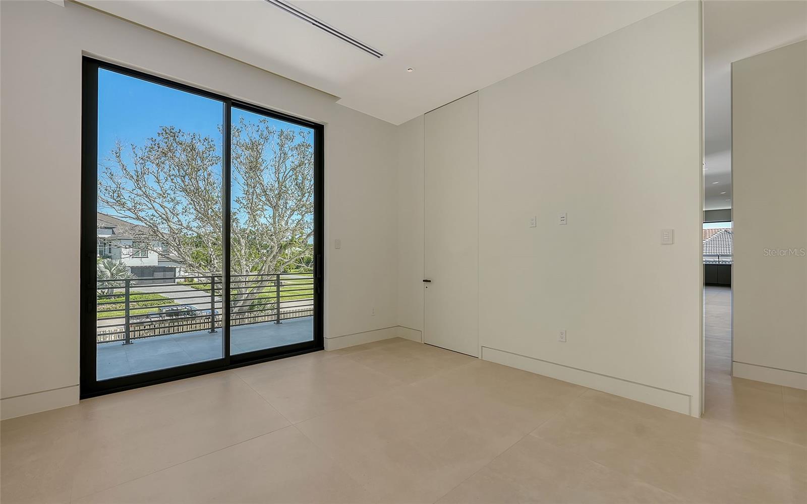 A4665863 Property Photo