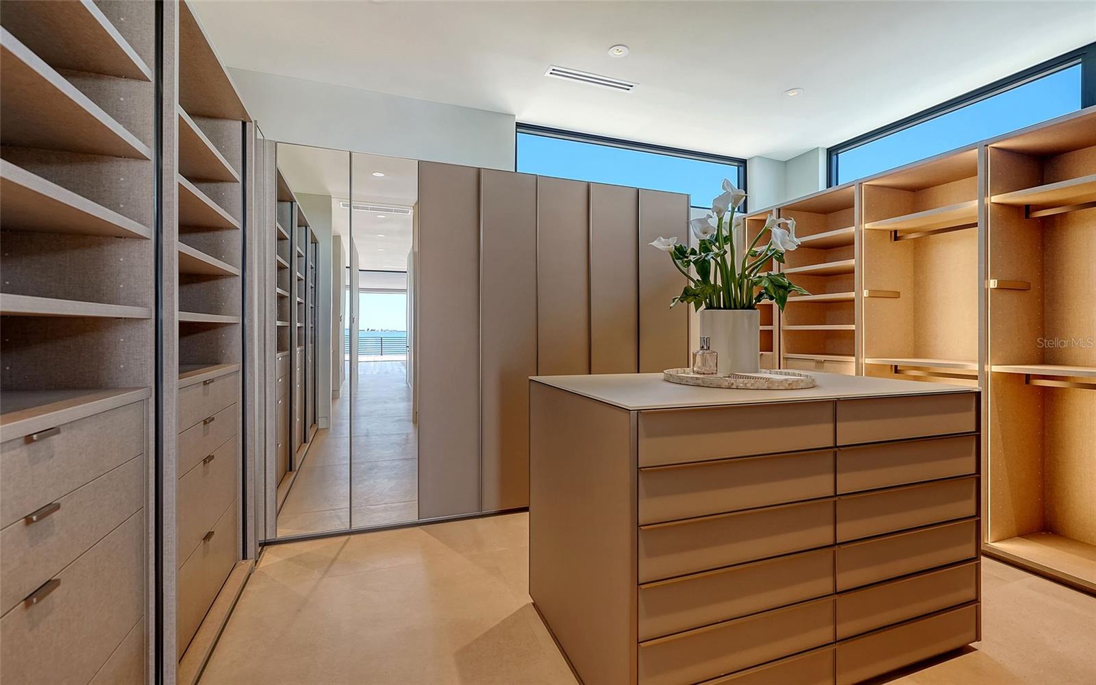 A4665863 Property Photo
