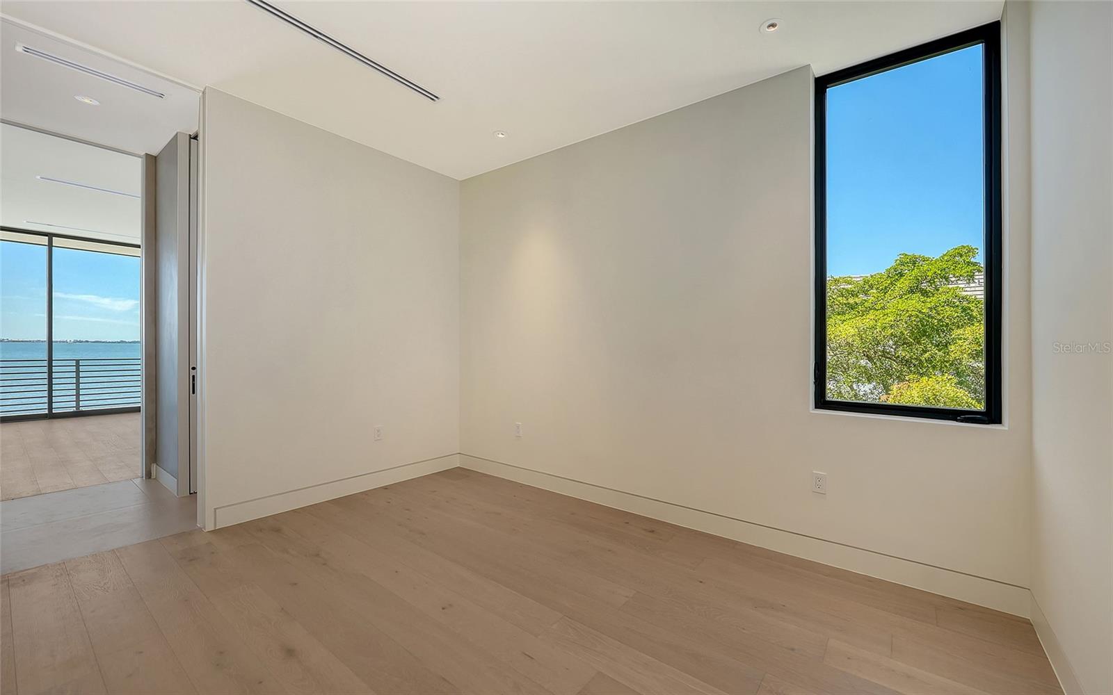 A4665863 Property Photo