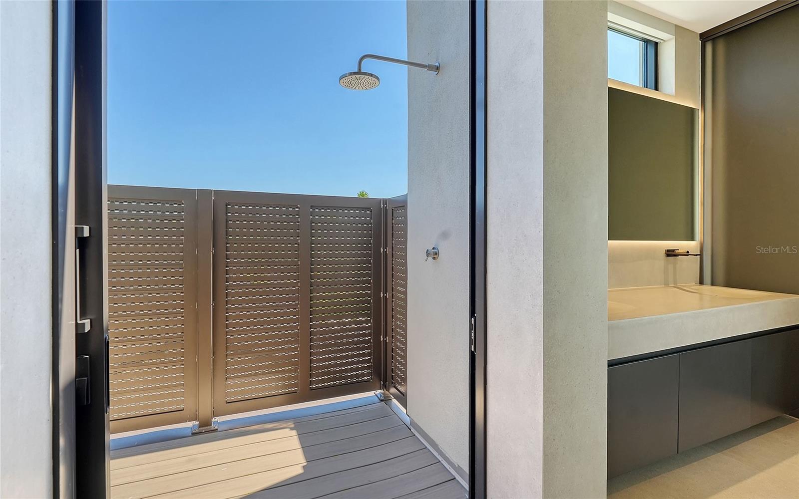 A4665863 Property Photo