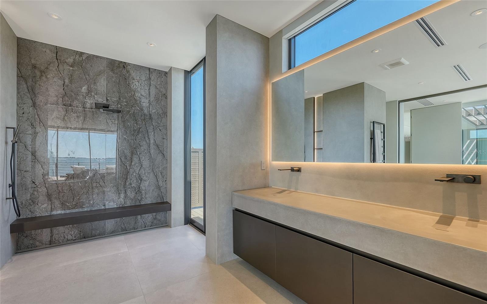 A4665863 Property Photo