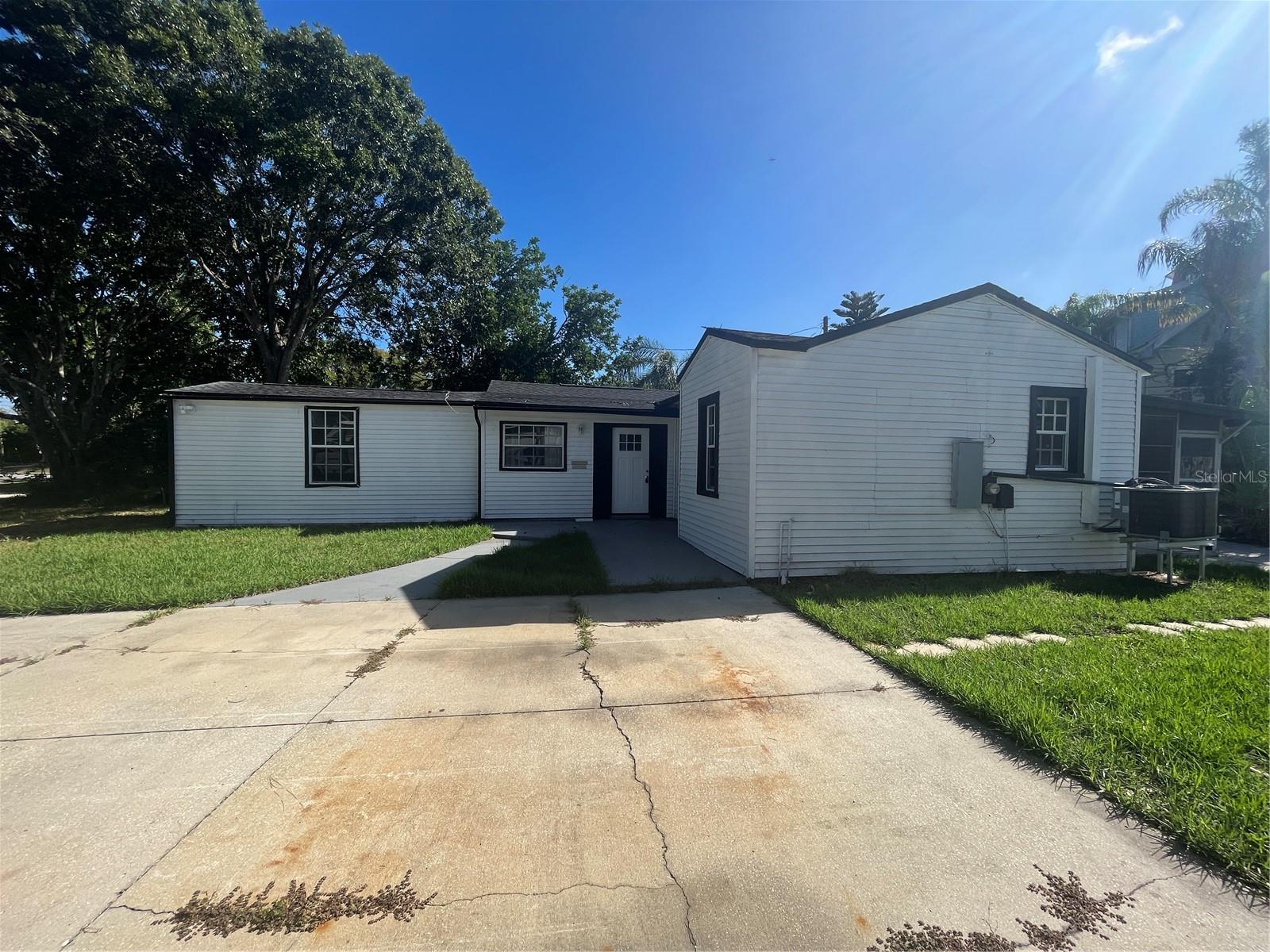 8465 TOBAY RD N, ST PETERSBURG, FL, 33702