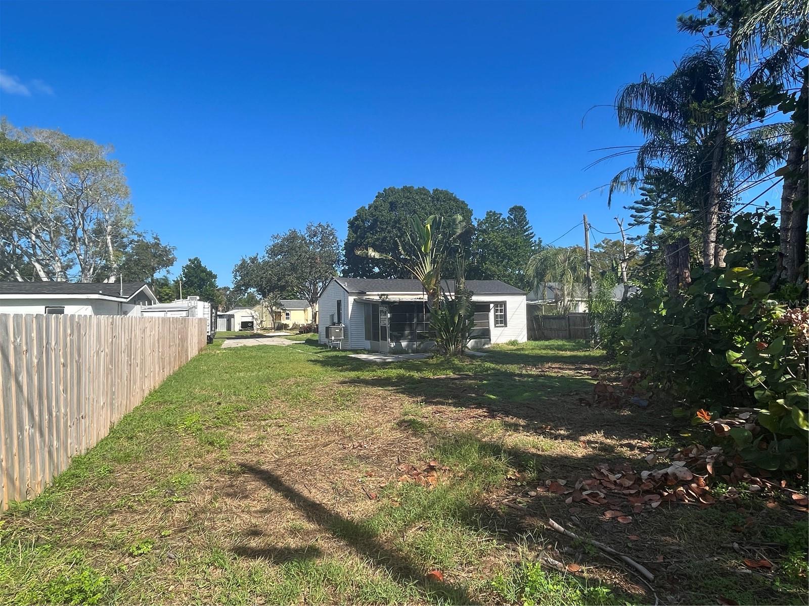 8465 TOBAY RD N, ST PETERSBURG, FL, 33702