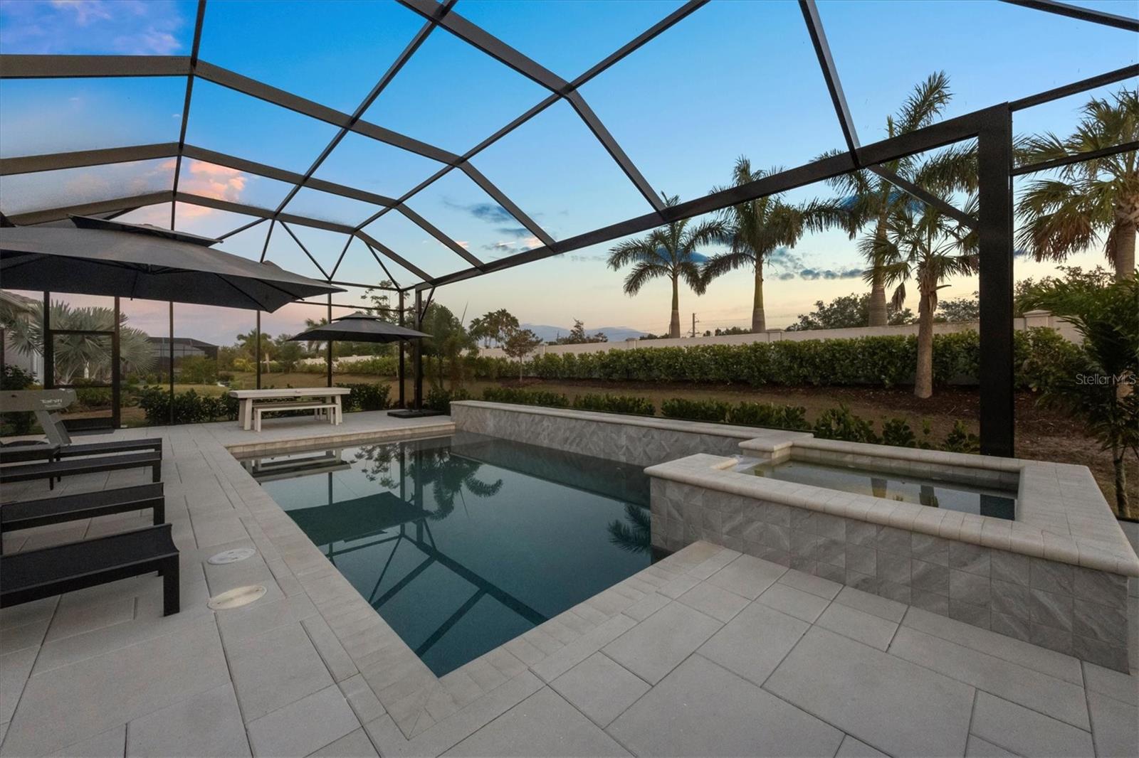 8195 REDONDA LOOP, LAKEWOOD RANCH, FL, 34202