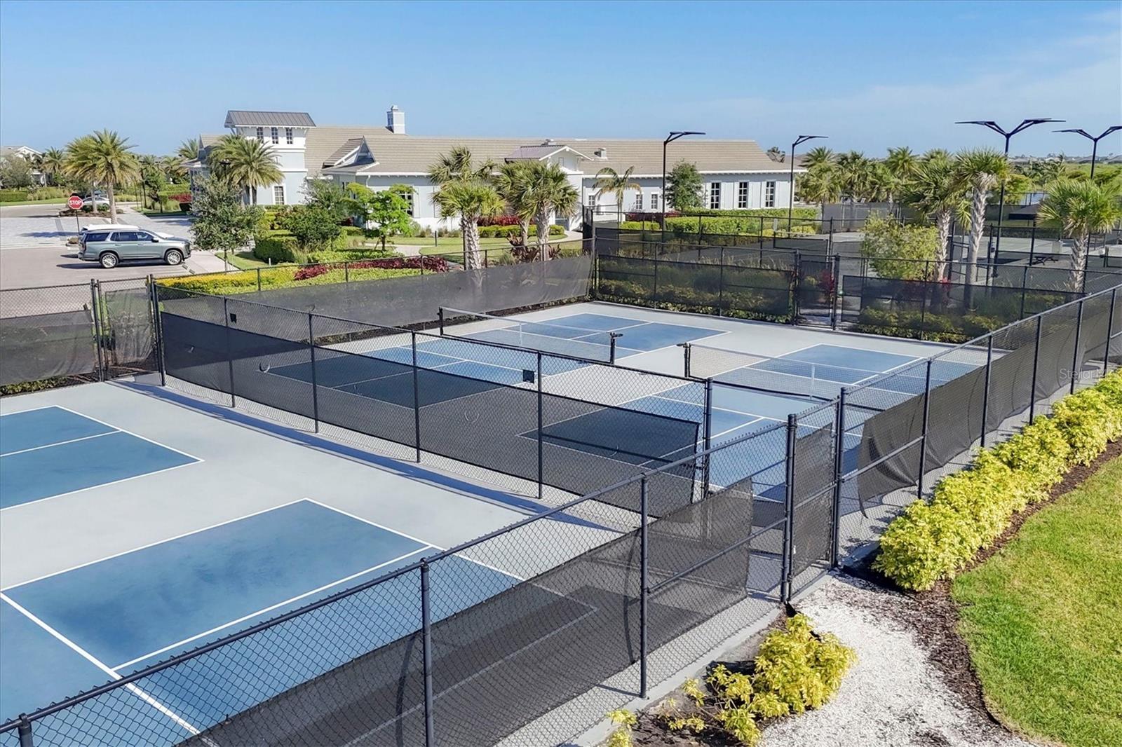 8195 REDONDA LOOP, LAKEWOOD RANCH, FL, 34202