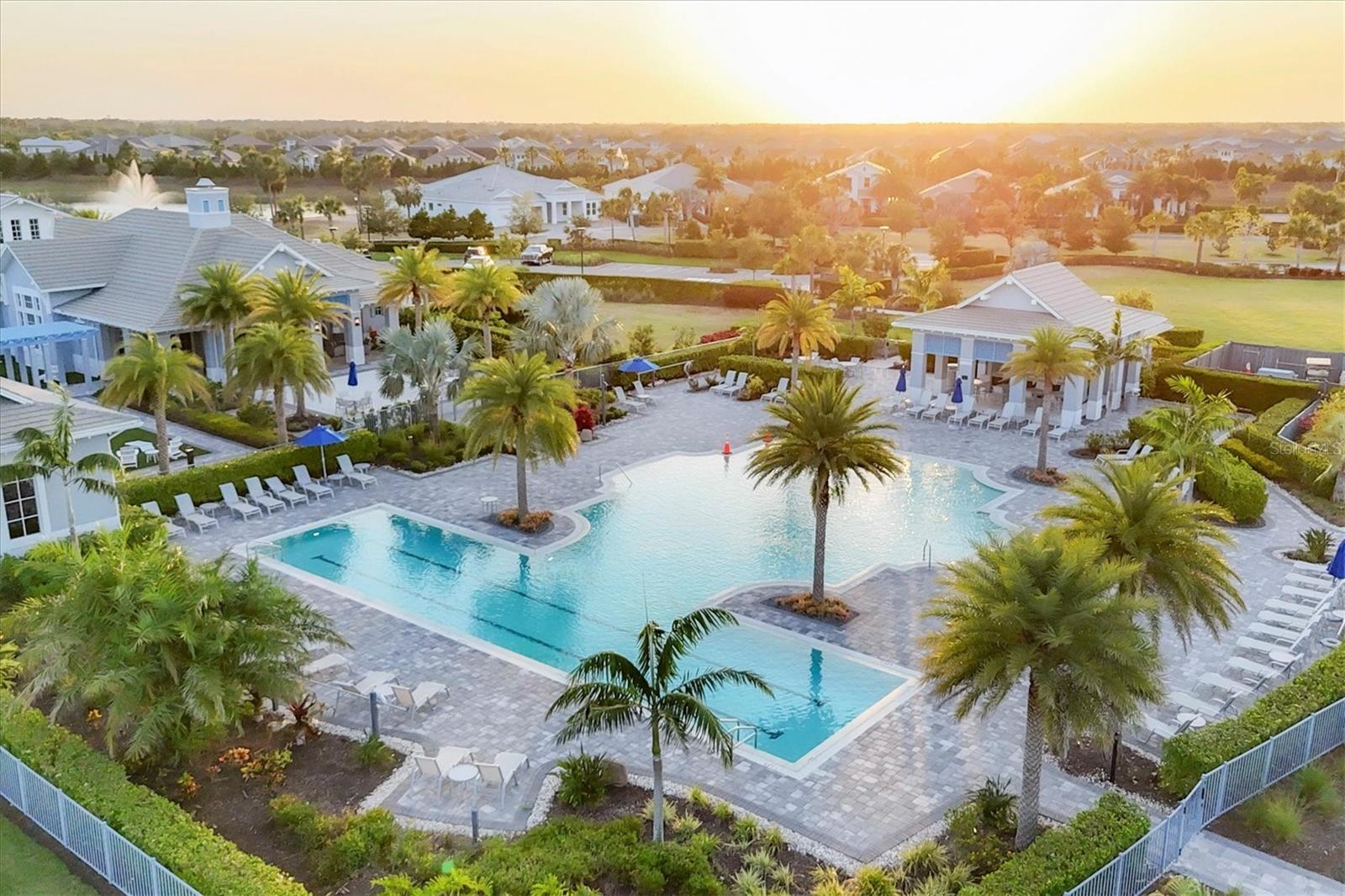 8195 REDONDA LOOP, LAKEWOOD RANCH, FL, 34202