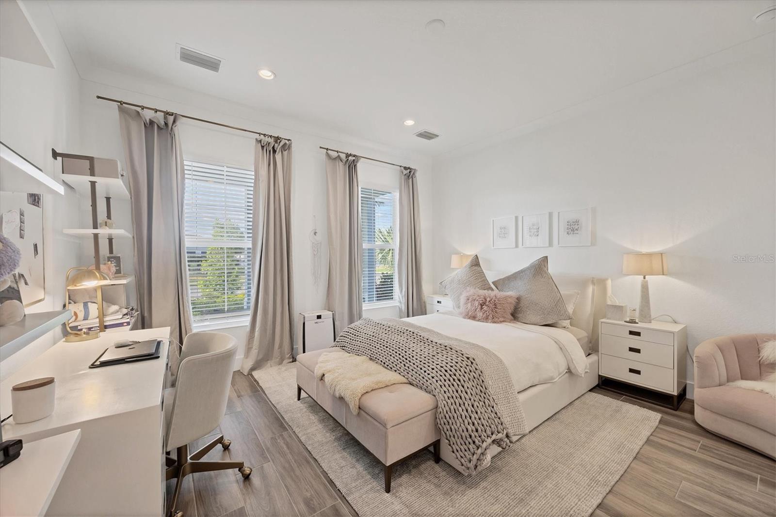 8195 REDONDA LOOP, LAKEWOOD RANCH, FL, 34202