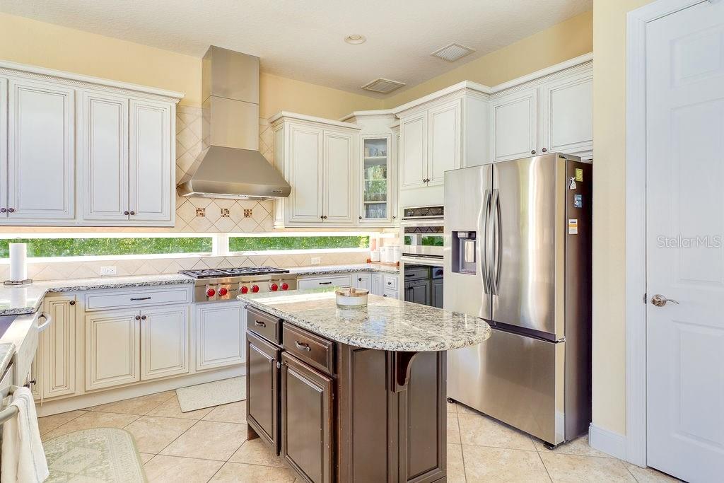 O6346484 Property Photo