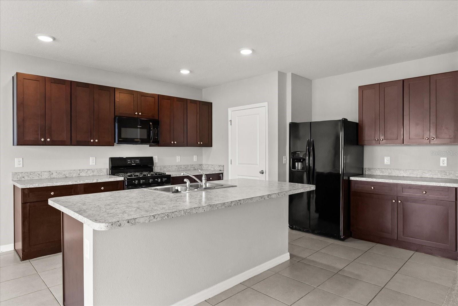 9735 PEPPER TREE TRL, WILDWOOD, FL, 34785