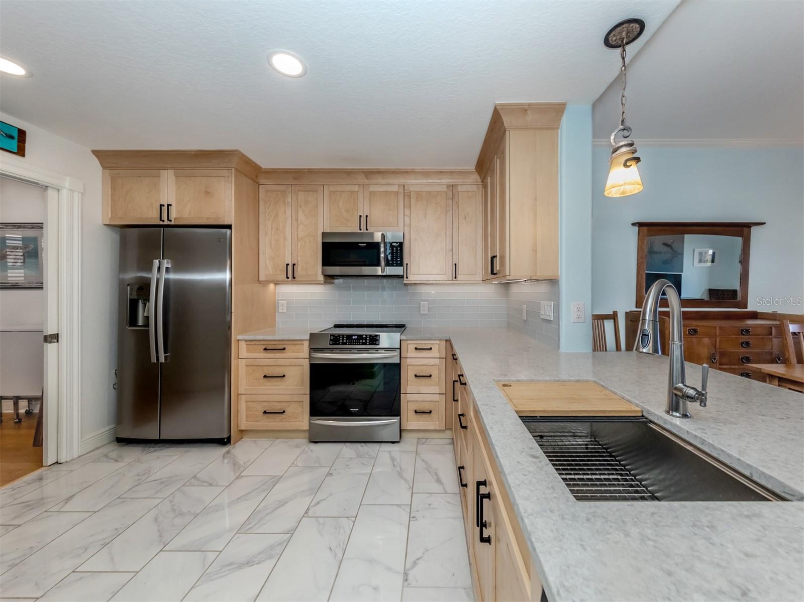 147 TAMPA AVE E #202, VENICE, FL, 34285