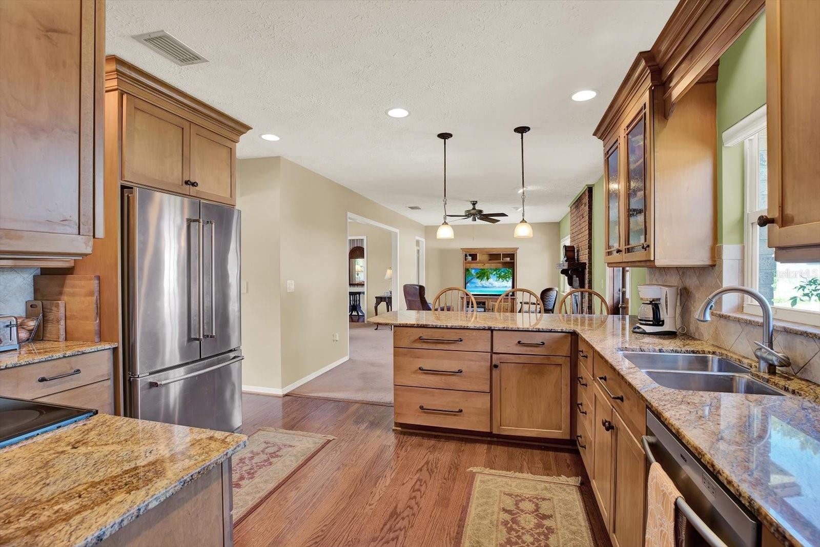 610 S SYLVAN DR, BRANDON, FL, 33510