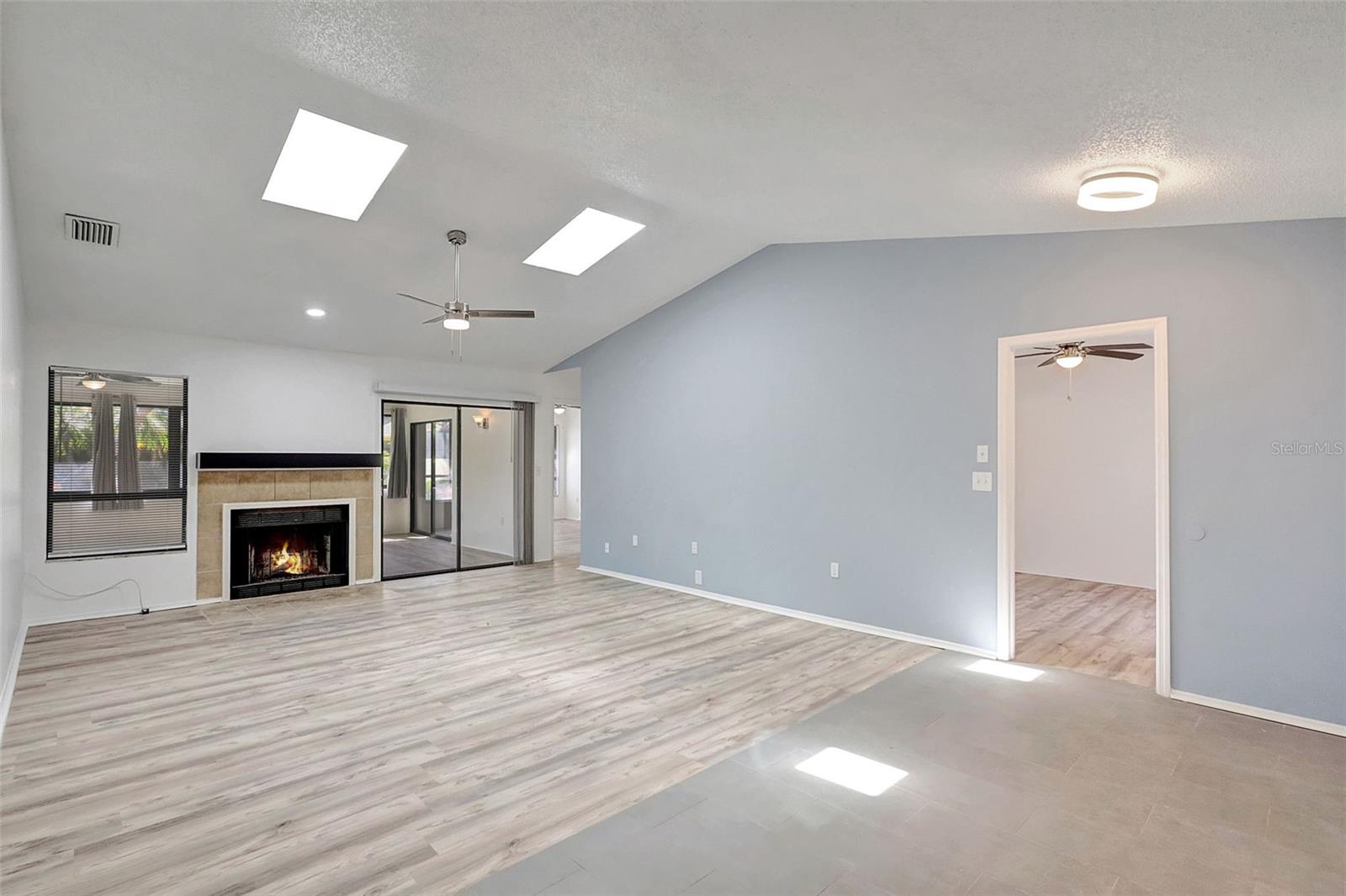 107 PARKSIDE COLONY DR, TARPON SPRINGS, FL, 34689