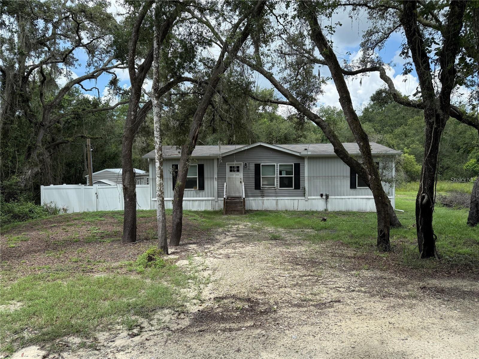 L4956042 Property Photo