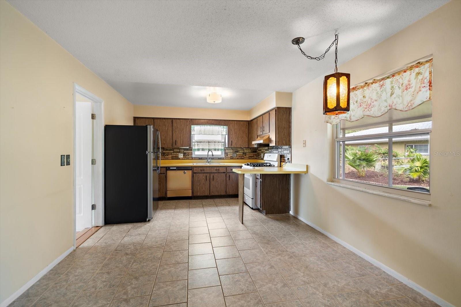 2850 SPRING LAKE DR, CLEARWATER, FL, 33759