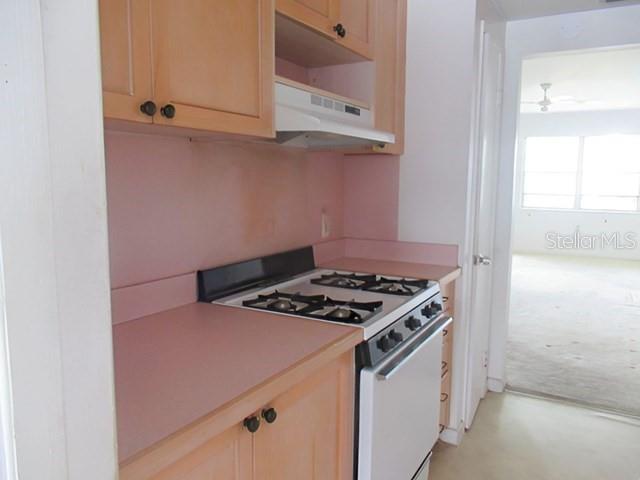 TB8430417 Property Photo