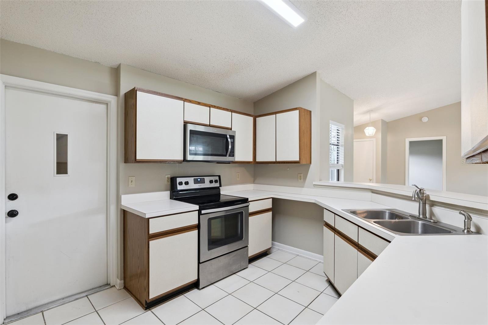 9810 BALMORAL CIR, ORLANDO, FL, 32817