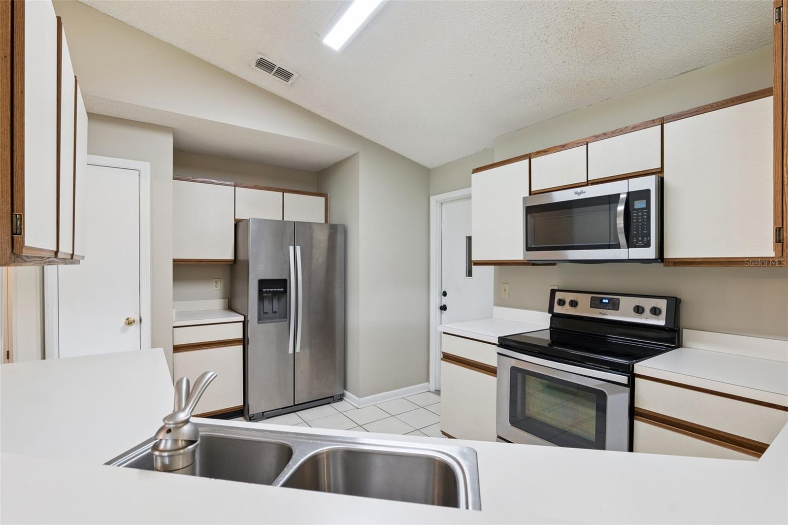 9810 BALMORAL CIR, ORLANDO, FL, 32817