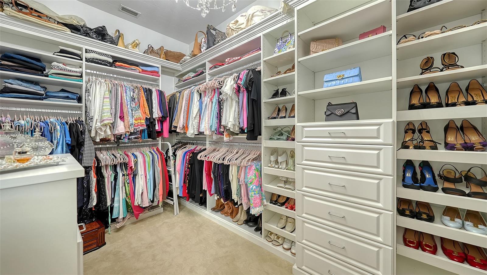 A4665937 Property Photo