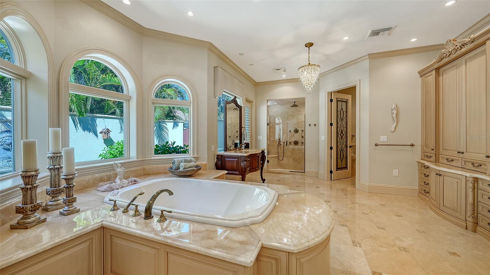 A4665937 Property Photo