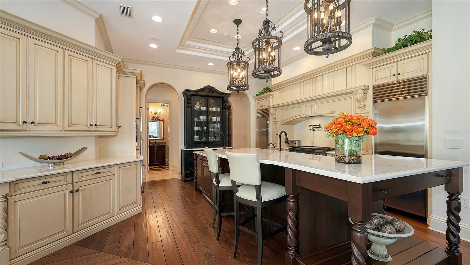 A4665937 Property Photo