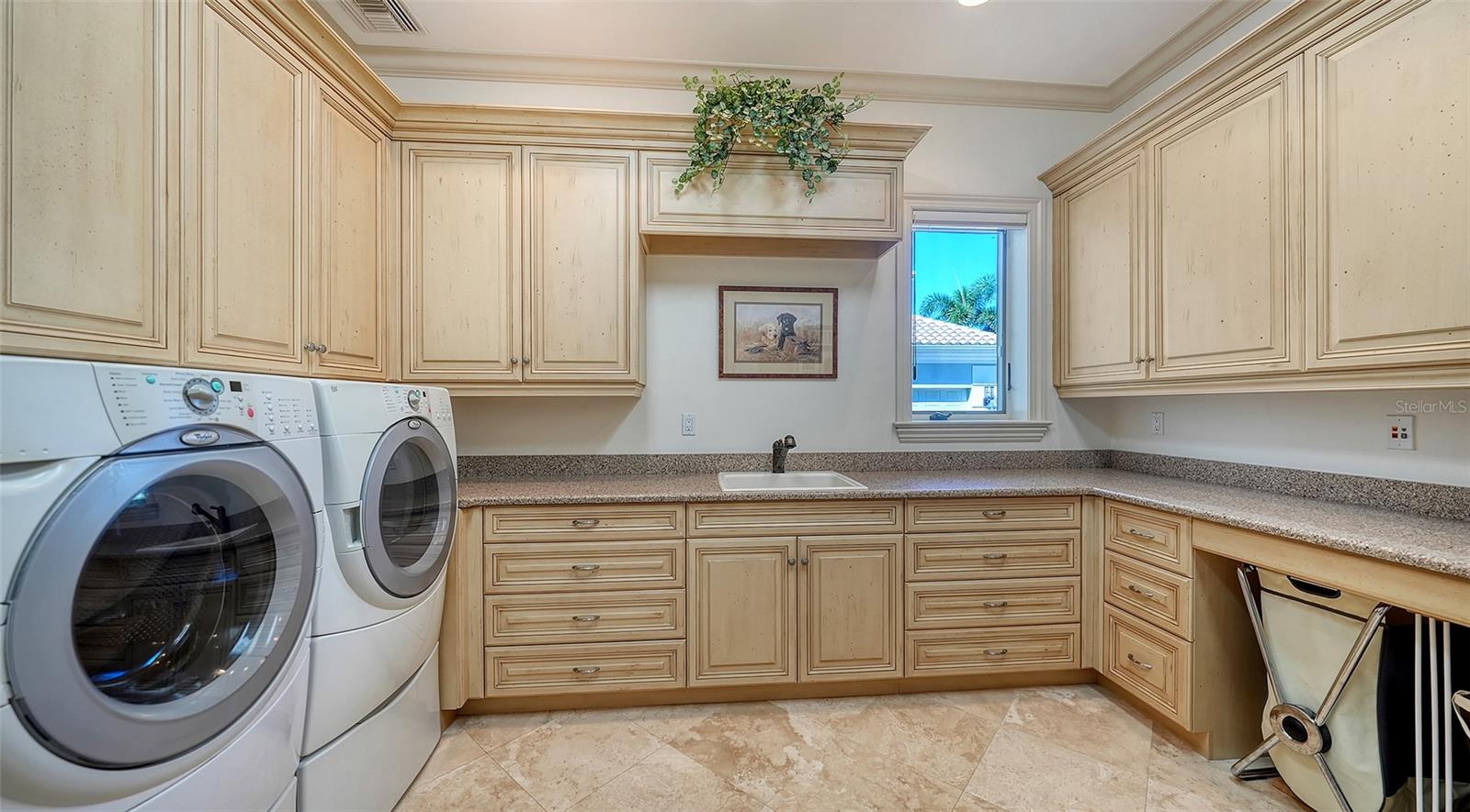 A4665937 Property Photo