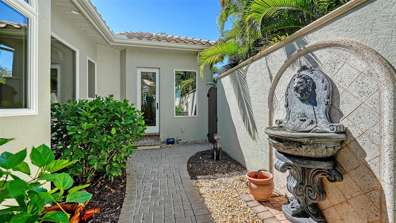 A4665937 Property Photo