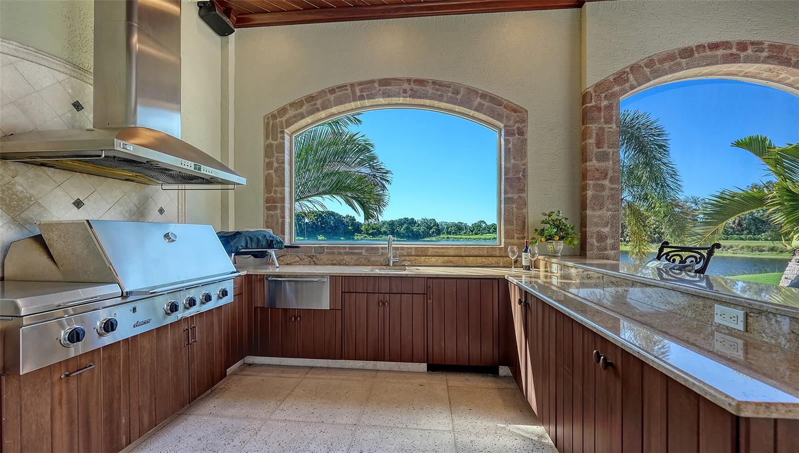 A4665937 Property Photo