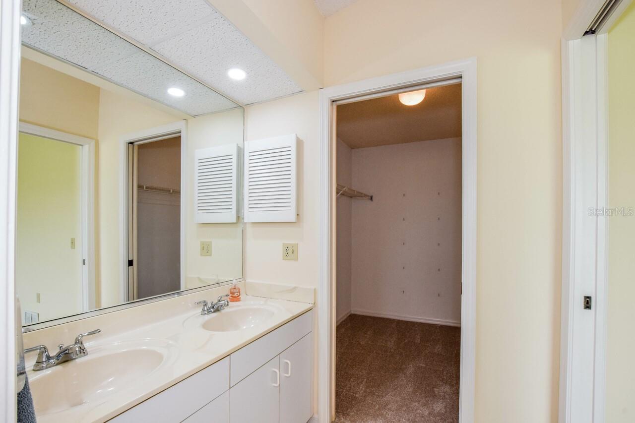 702 BRIGHTSIDE CRESCENT DR, VENICE, FL, 34293