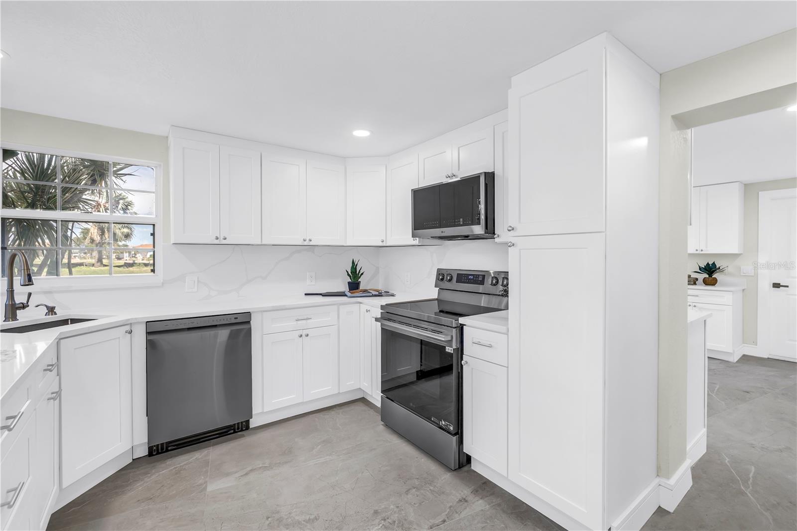 17601 STERLING TER, REDINGTON SHORES, FL, 33708