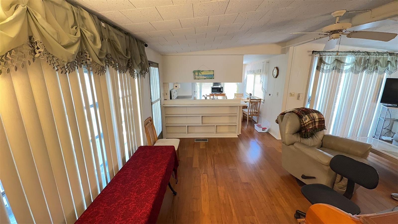 TB8430473 Property Photo