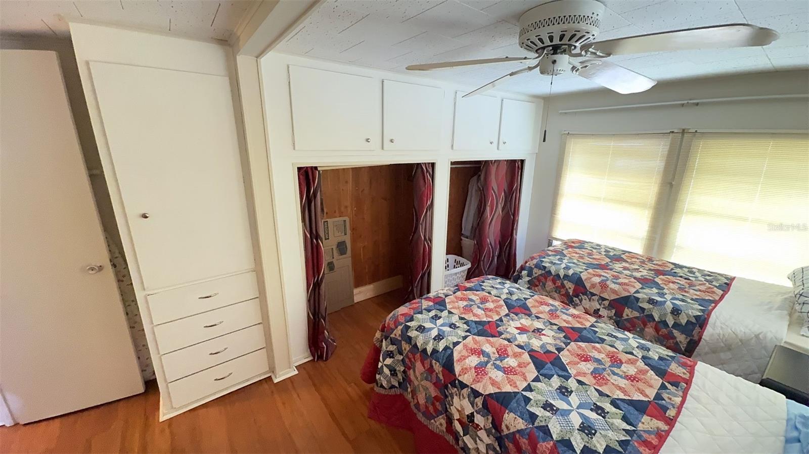 TB8430473 Property Photo