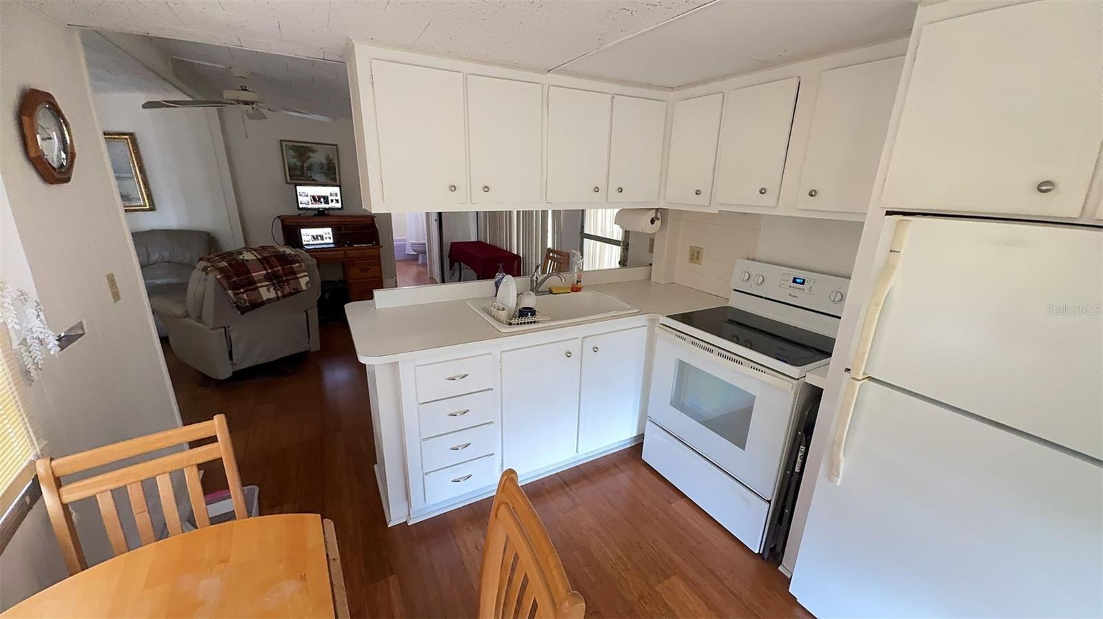 TB8430473 Property Photo