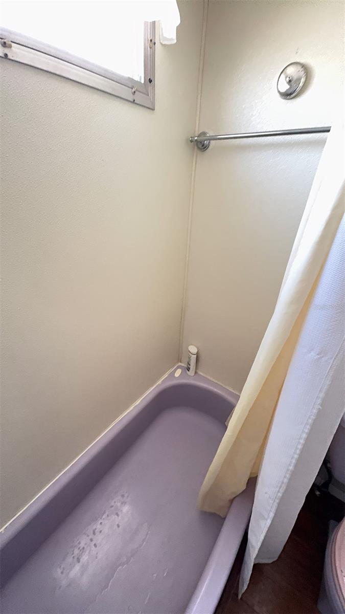 TB8430473 Property Photo