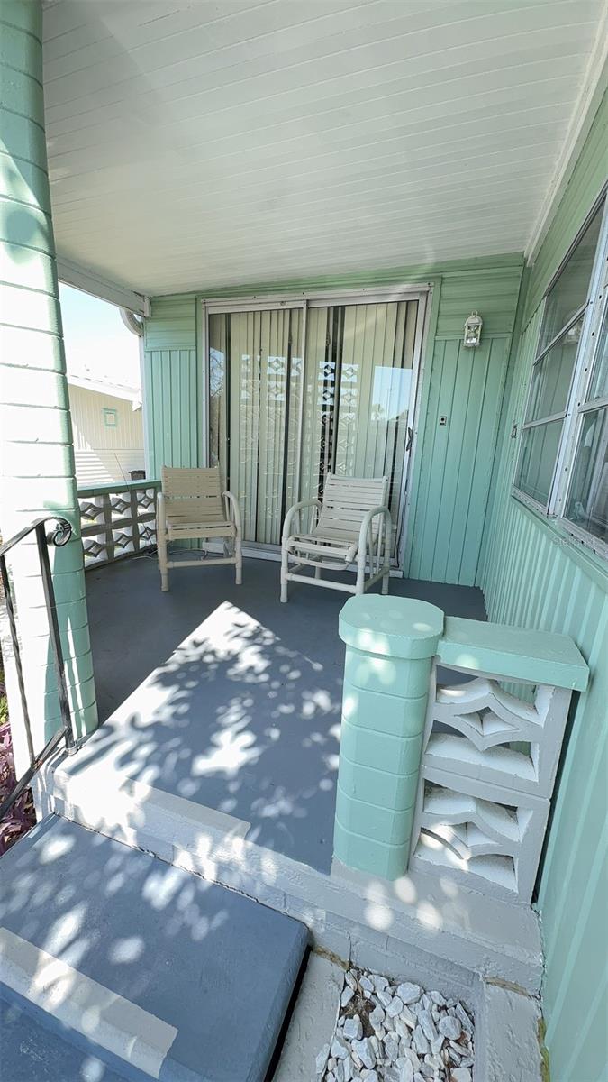 TB8430473 Property Photo