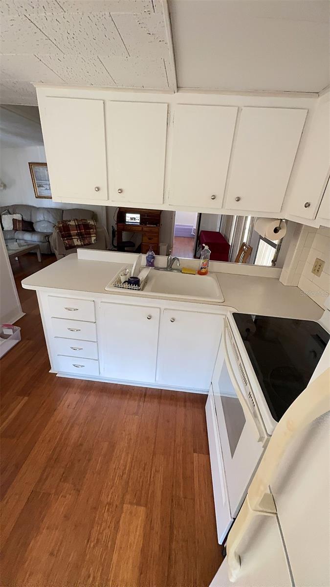 TB8430473 Property Photo