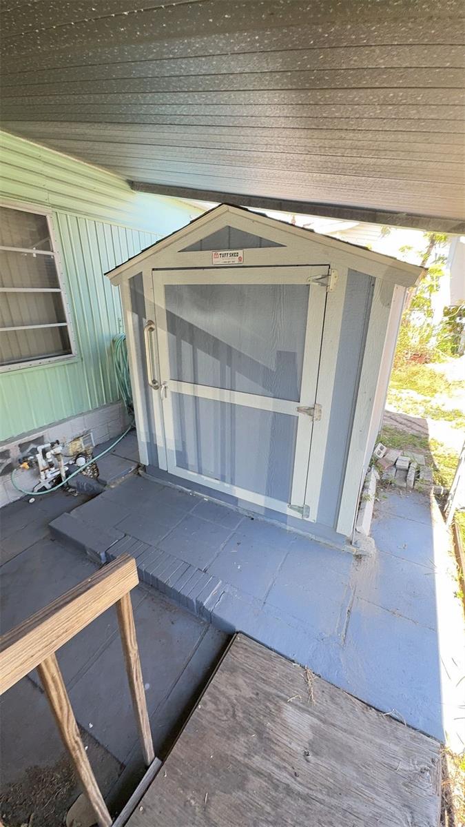 TB8430473 Property Photo