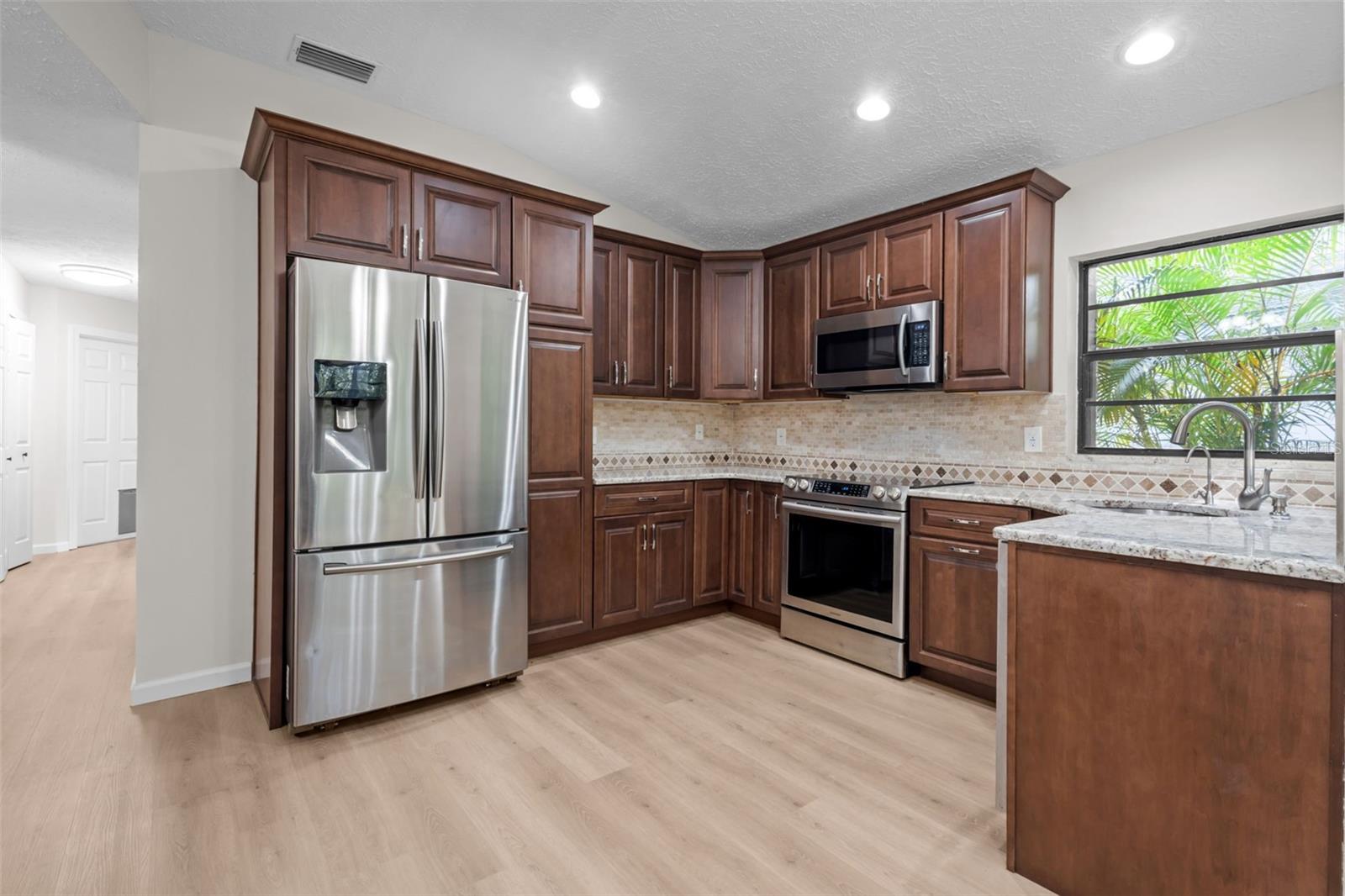 887 LUCAS LN, OLDSMAR, FL, 34677