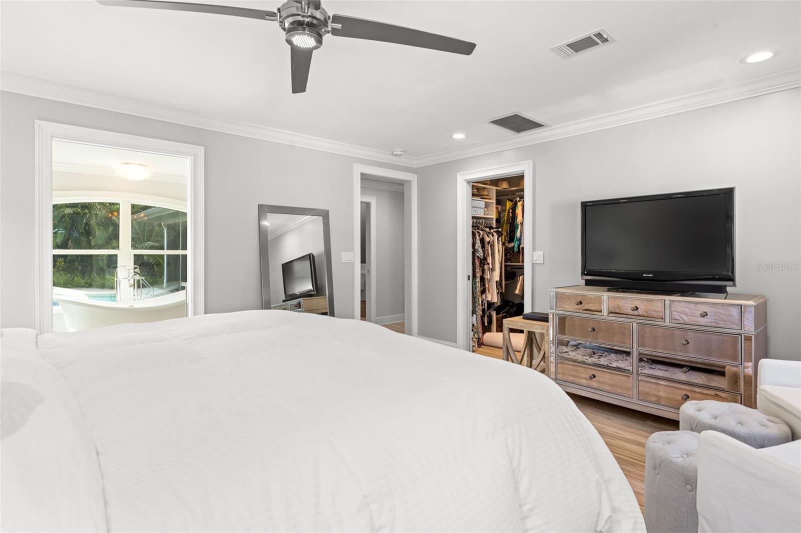 4085 42ND AVE S, ST PETERSBURG, FL, 33711